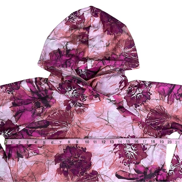 LuLaRoe size medium shades of pink floral hoodie with a kangaroo pocket EUC - Picture 6 of 9